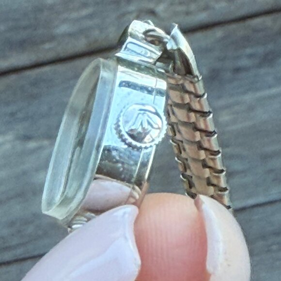 Vintage Wittnauer Ladies Mechanical Wind Up Watch Working Silver Art Deco Band main image 4